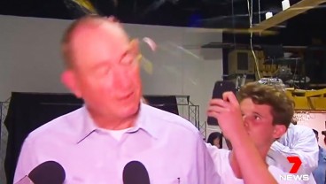 Timpuk Senator Australia Pakai Telur, Siapa Will ‘Egg Boy’ Connolly? Ini Videonya 