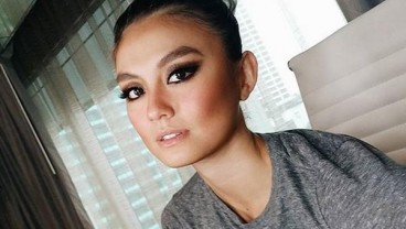 Agnez Mo Tanpa Riasan, Warganet : Jelek dan Banyak Komedo