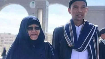 Ustaz Abdul Somad Unggah Foto Kenangan Bersama Ibunda di Tanah Suci