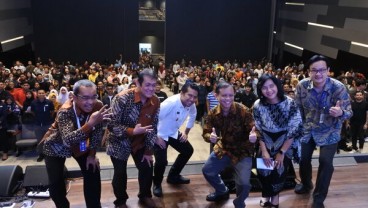 Pemda Diminta Bikin Perda PNS Wajib Pakai Sepatu Lokal