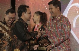 Bisnis Indonesia Terima Award Dari BGR Logistics
