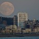 Besok Ada Super Worm Equinox Moon, Supermoon Terakhir Tahun Ini