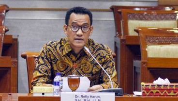 Calon Hakim Konstitusi : DPR Setujui 2 Nama, Refly Harun Terpental