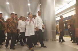 Jokowi Ajak Chelsea Islan, Gading Martin Hingga Selebgram Ajudan Pribadi Jajal MRT