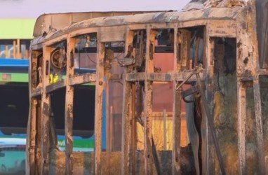 Foto-foto Bus Sekolah Berisi 51 Murid yang Dibajak dan Dibakar Sopirnya