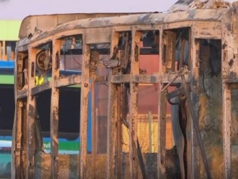 Foto-foto Bus Sekolah Berisi 51 Murid yang Dibajak dan Dibakar Sopirnya