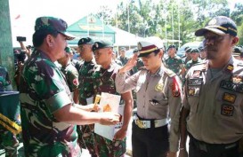 Prajurit TNI-Polri Bantu Korban Banjir Jayapura, Panglima Beri Apresiasi