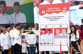 Jokowi Mampir di Sentra Kuliner Malang, Minum Kopi Seharga Rp4.000 