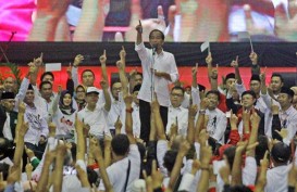 Kampanye di Riau, Jokowi Sebut Baju Putih Murah dan Jas Mahal