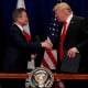 Bahas Denuklirisasi Korut, Donald Trump dan Moon Jae-in akan Bertemu April