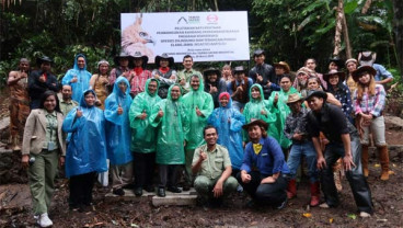 Hino Indonesia Gandeng TSI Konservasi Elang Jawa