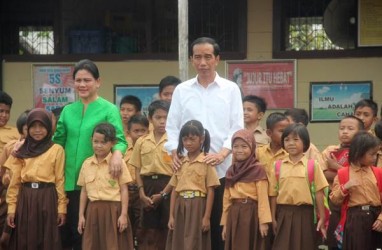 Iriana Jatuh di Atas Panggung, Ini Komentar Jokowi