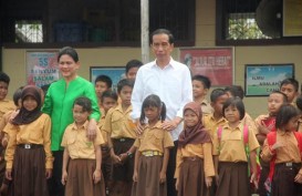 Iriana Jatuh di Atas Panggung, Ini Komentar Jokowi
