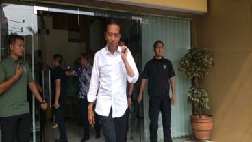 Jelang Debat Capres Keempat, Jokowi Makan Siang di Restoran Padang