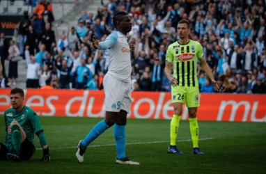 2 Gol Balotelli Dibalas 2 Penalti, Marseille vs Angers 2 - 2