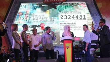 Duta Mall Banjarmasin Serahkan Mercedes Benz GLA kepada Pemenang Shopping Mall Festival