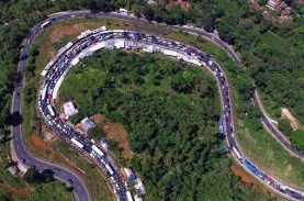 Kemenhub Terangi Jalan Tasikmalaya dengan Panel Surya