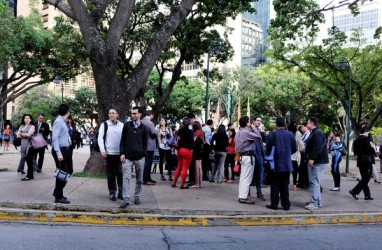 Listrik Kembali Padam, Warga Caracas Protes di Jalan