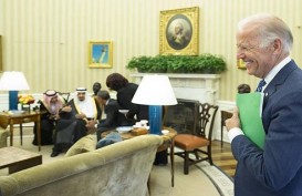 Mantan Wapres Joe Biden Bantah Cium Kepala Aktivis Perempuan