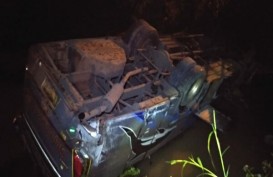 Bangkai Bus Sugeng Rahayu Kecelakaan di Ngawi Belum Bisa Dievakuasi