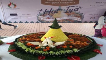 Tradisi Memotong Tumpeng Harus Diperbaiki