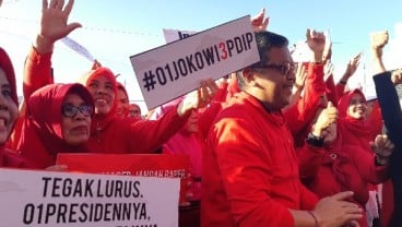 PDIP 'Memerahkan' Bandar Lampung, Promosikan Program Jokowi Lewat Senam Bersama