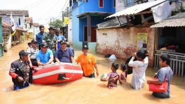 Ridwal Kamil Berjanji Rutin Pantau Penanganan Banjir Dayeuhkolot