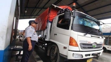 ANGKUTAN DARAT  : RI Darurat Truk Kelebihan Muatan 