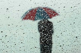 Cuaca Indonesia 10-04-2019 : Hujan dan Petir di Surabaya