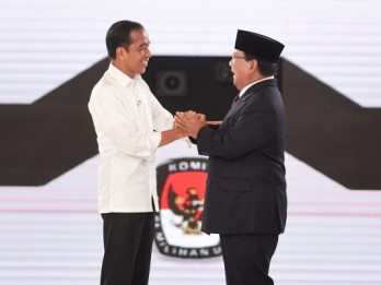 Voxpol : Undecided Voters Sulit Pilih Jokowi, Ini Alasannya
