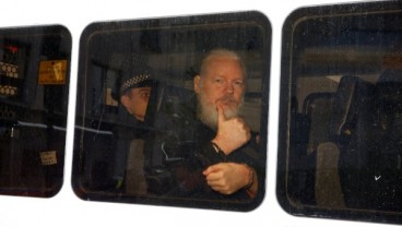 Polisi Inggris Jemput Paksa Pendiri Wikileaks Julian Assange di Kedutaan Ekuador