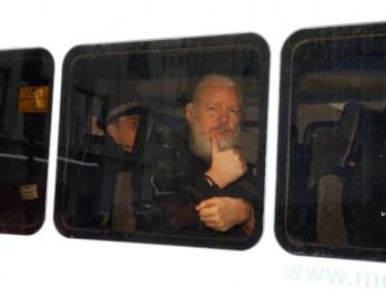 Polisi Inggris Jemput Paksa Pendiri Wikileaks Julian Assange di Kedutaan Ekuador