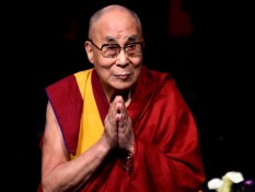 Dirawat karena Infeksi Dada, Pemimpin Spiritual Tibet Dalai Lama Diizinkan Pulang