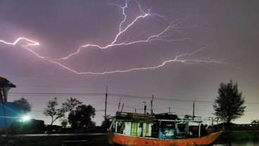 Cuaca Jakarta 15 April: Hujan di Sore dan Malam