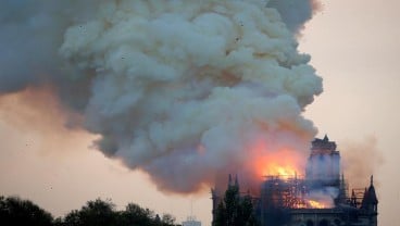 Presiden Macron : Kami Bangun Kembali Katedral Notre Dame Bersama-sama