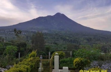 INFO GUNUNG MERAPI : Awan Panas Guguran Meluncur Sejauh 1.200 Meter