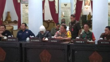 Khofifah Tinjau Kesiapan Pemungutan Suara di Blitar