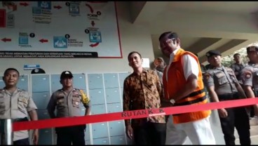 Pemilu 2019 : Kenakan Rompi Oranye dan Tangan Diborgol, Tahanan KPK Gunakan Hak Pilih 