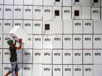 Enam Anggota Polri Plus TNI Kawal Kotak Suara dari TPS ke PPK