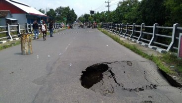 Jembatan Saradan Rusak, Jalur Kendaraan Berat Surabaya-Ngawi Dialihkan