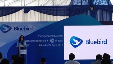 Blue Bird Rilis Layanan Taksi Listrik Pertama di Indonesia