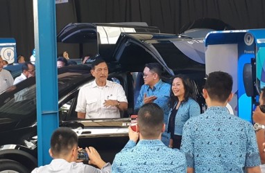 Luhut : Saya Malu Perpres Mobil Listrik Keduluan Taksi Listrik