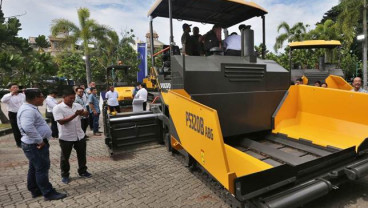 KINERJA PRODUKSI : Industri Alat Berat Melambat