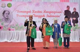 Kejati Jateng Peringati Hari Kartini dengan Berpakaian Adat Nusantara
