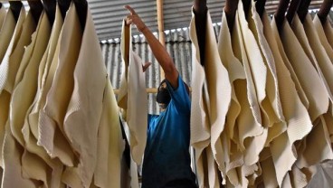 Investor Ambil Untung Jelang Liburan Golden Week, Harga Karet Turun