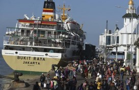 Perantau Andalkan Moda Kapal untuk Mudik ke Pulau Jawa