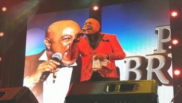 Penyanyi Peabo Bryson Alami Serangan Jantung