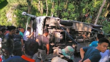 Bus Rombongan dari Demak Terguling di Bukit Bundelan Ngawen