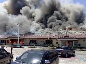 Mapolres Lampung Selatan Terbakar, Ruang Utama Dilalap Api