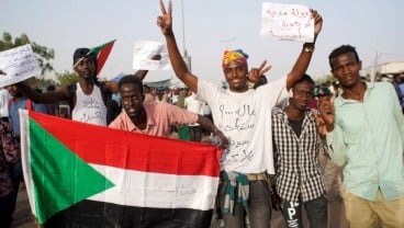 Ratusan Ribu Pemrotes Duduki Kemenhan Sudan